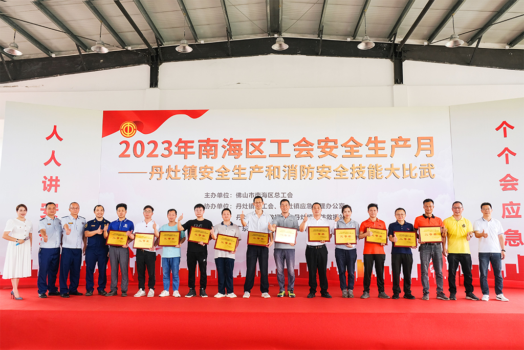 AG�콢�� (�й���½) ���޹�˾����