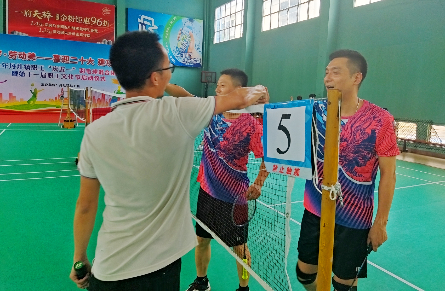 AG�콢�� (�й���½) ���޹�˾����