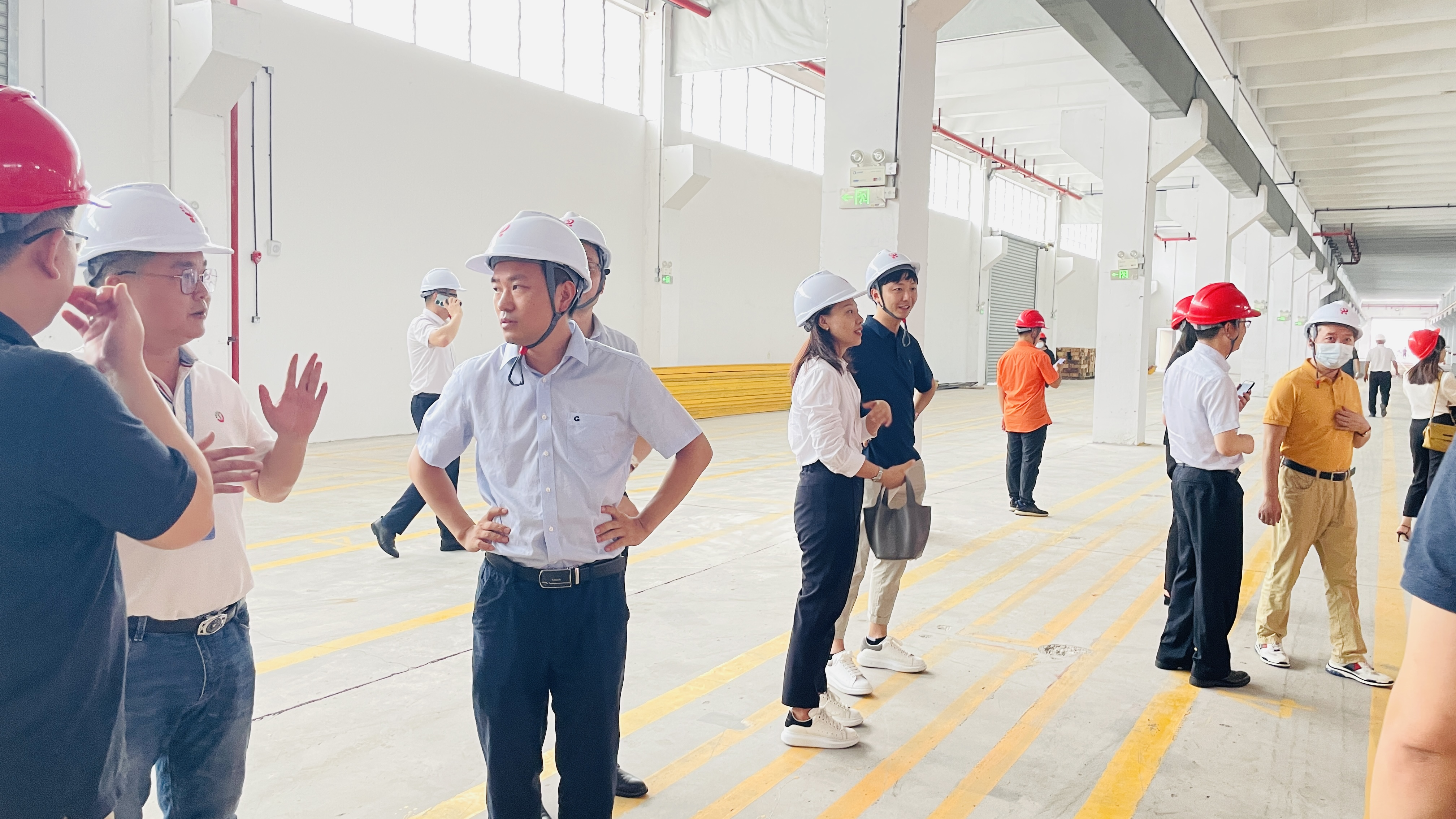 AG�콢�� (�й���½) ���޹�˾����