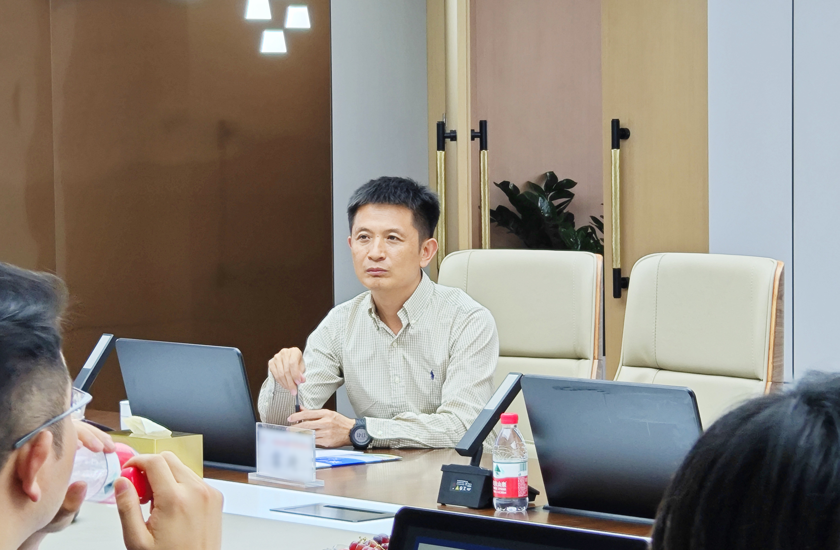 AG�콢�� (�й���½) ���޹�˾����