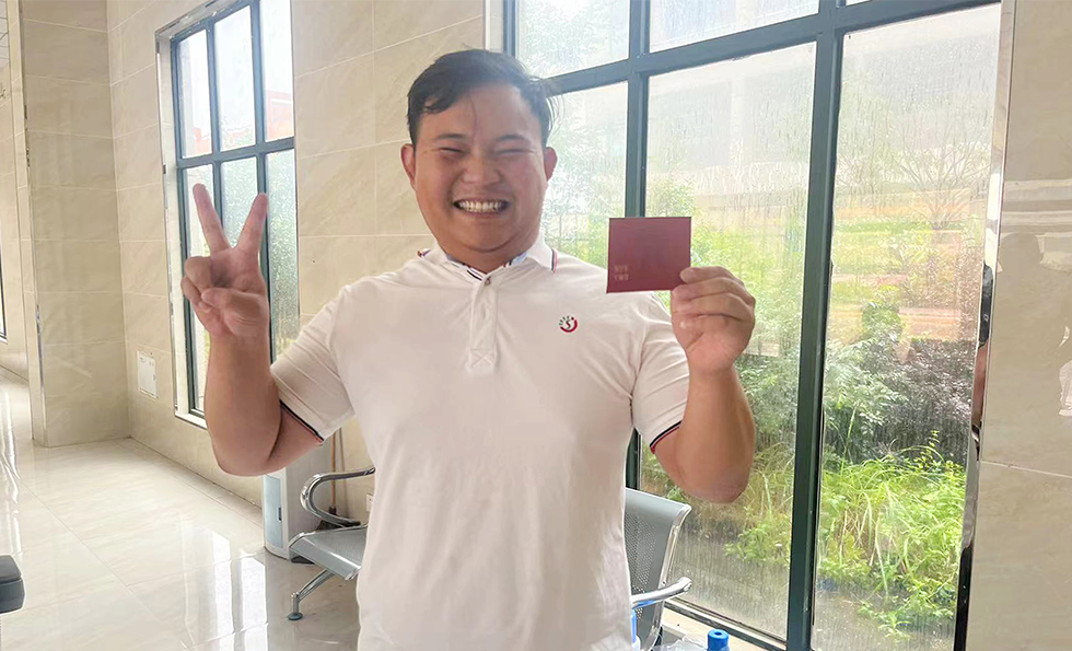 AG�콢�� (�й���½) ���޹�˾����