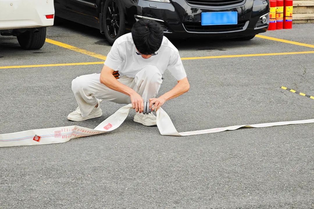 AG�콢�� (�й���½) ���޹�˾����