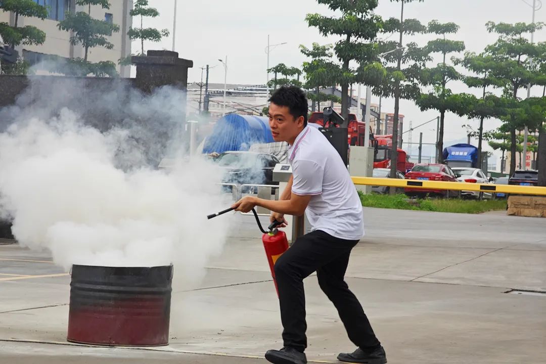 AG�콢�� (�й���½) ���޹�˾����