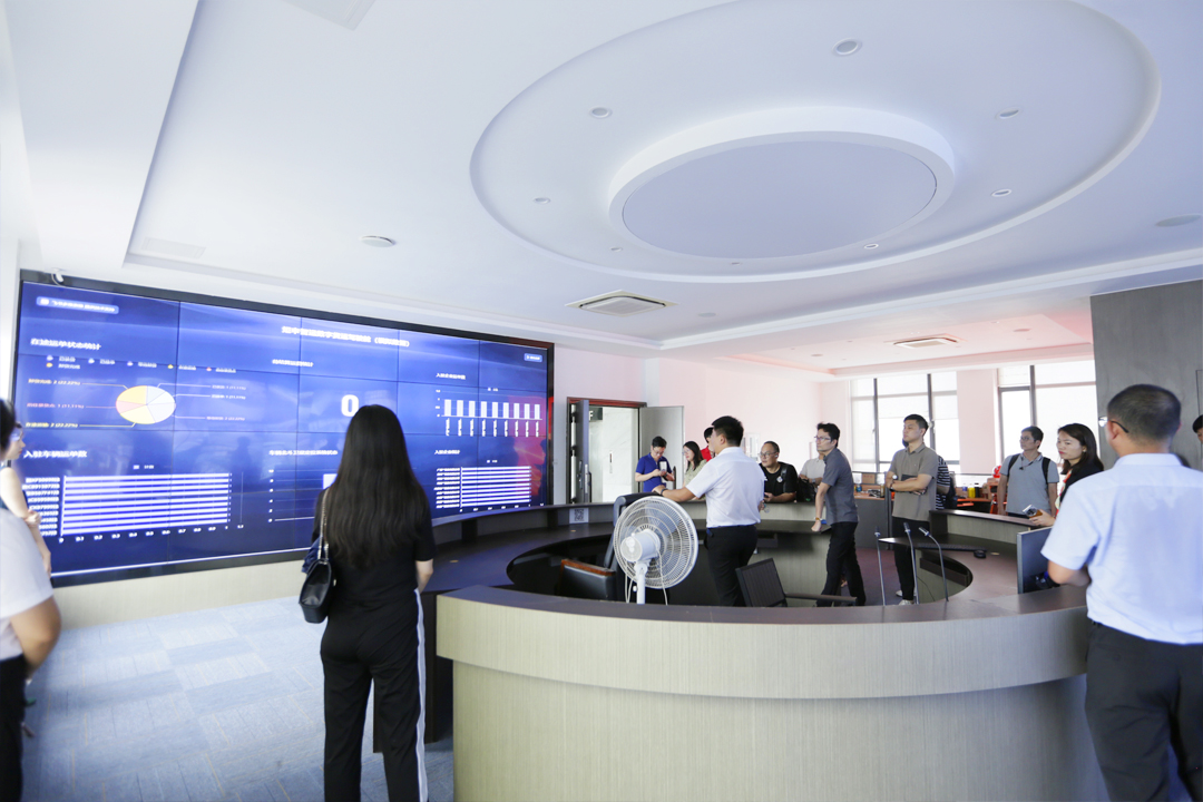 AG�콢�� (�й���½) ���޹�˾����