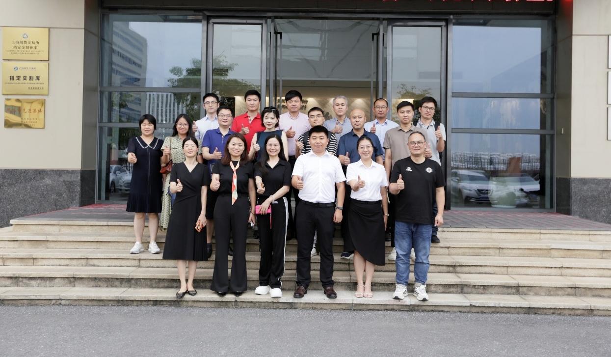 AG�콢�� (�й���½) ���޹�˾����