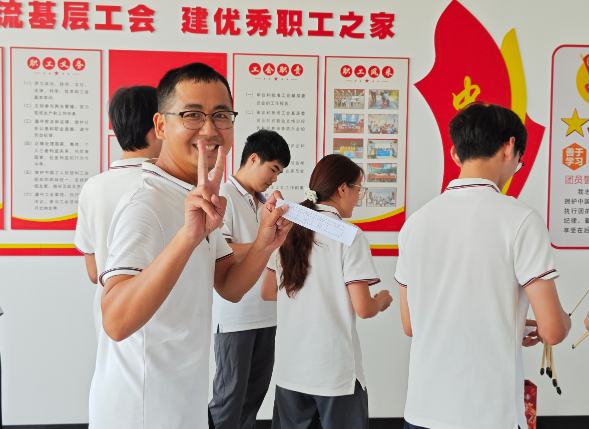 AG�콢�� (�й���½) ���޹�˾����