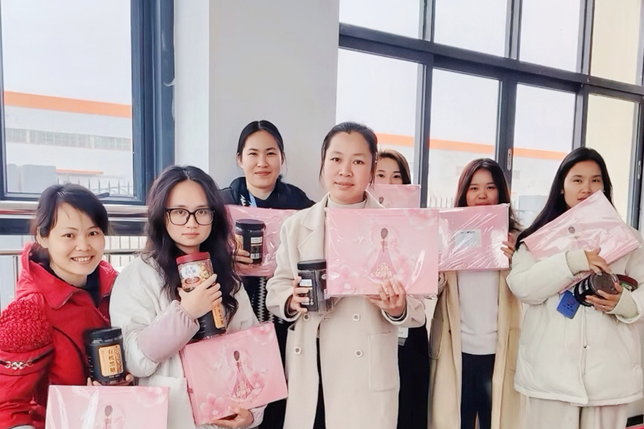 AG�콢�� (�й���½) ���޹�˾����