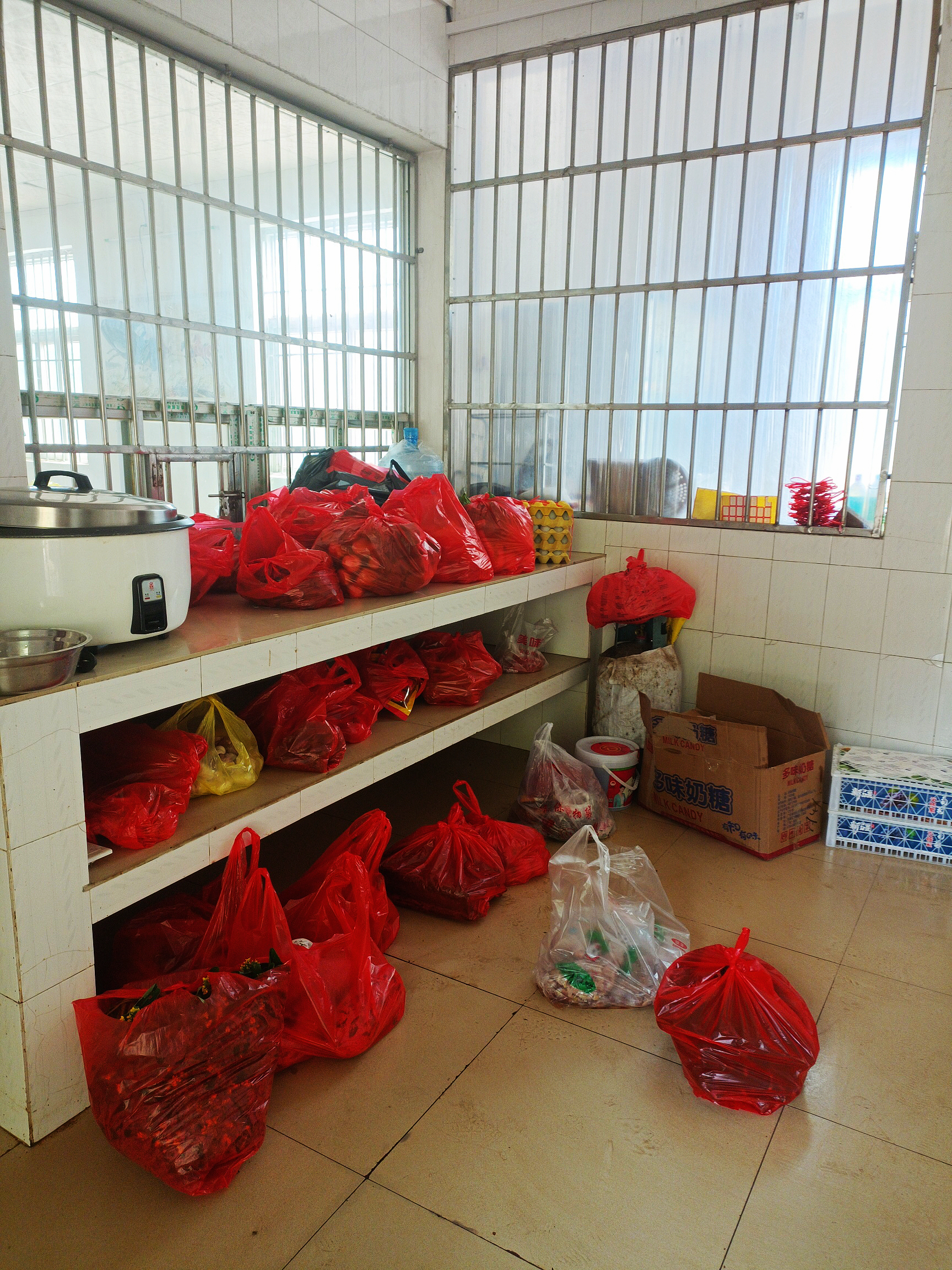 AG�콢�� (�й���½) ���޹�˾����