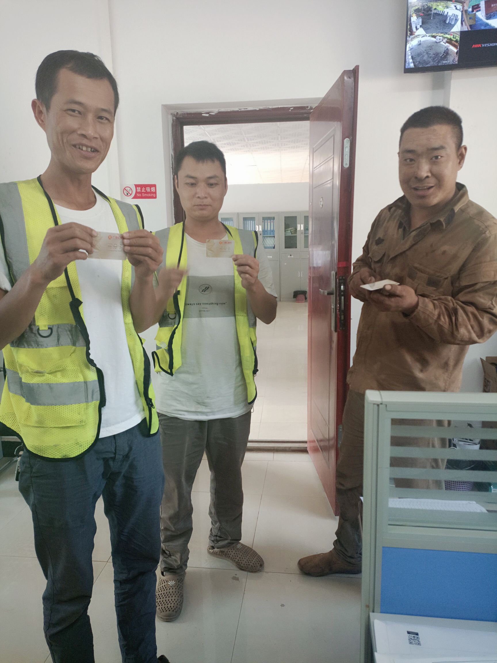 AG�콢�� (�й���½) ���޹�˾����