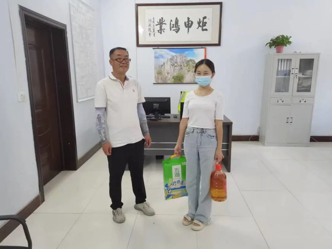 AG�콢�� (�й���½) ���޹�˾����