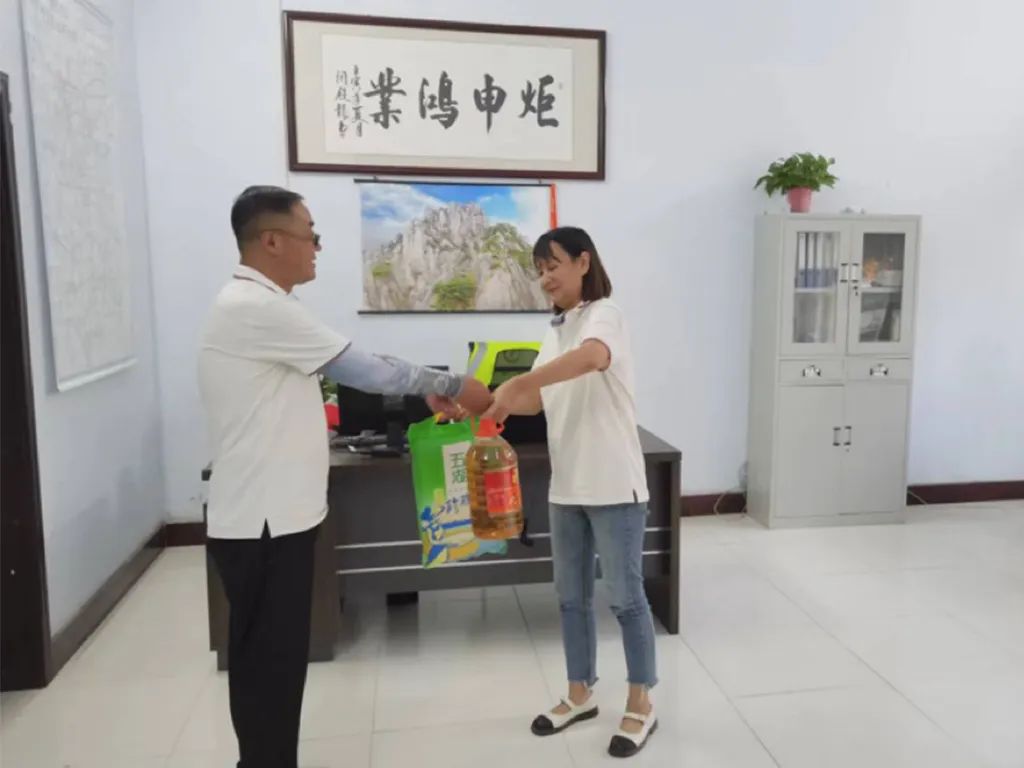 AG�콢�� (�й���½) ���޹�˾����