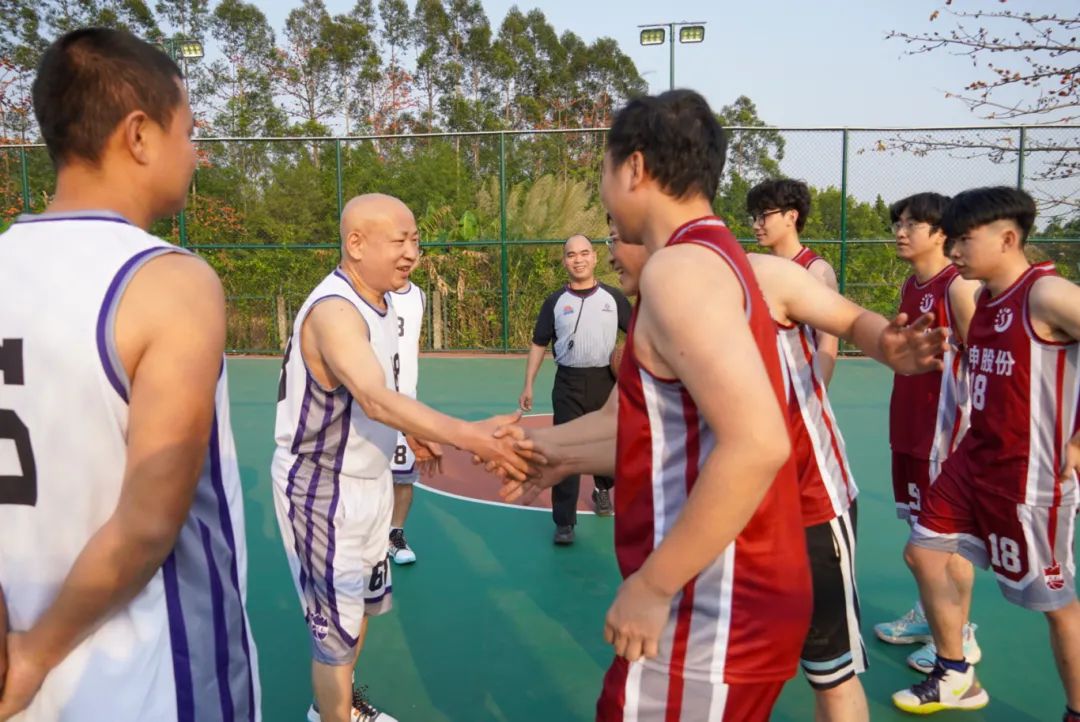 AG�콢�� (�й���½) ���޹�˾����