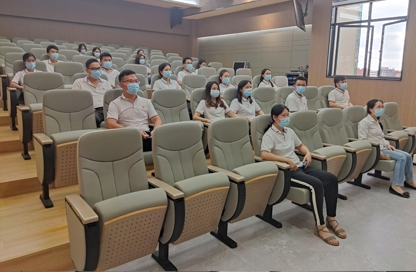 AG�콢�� (�й���½) ���޹�˾����