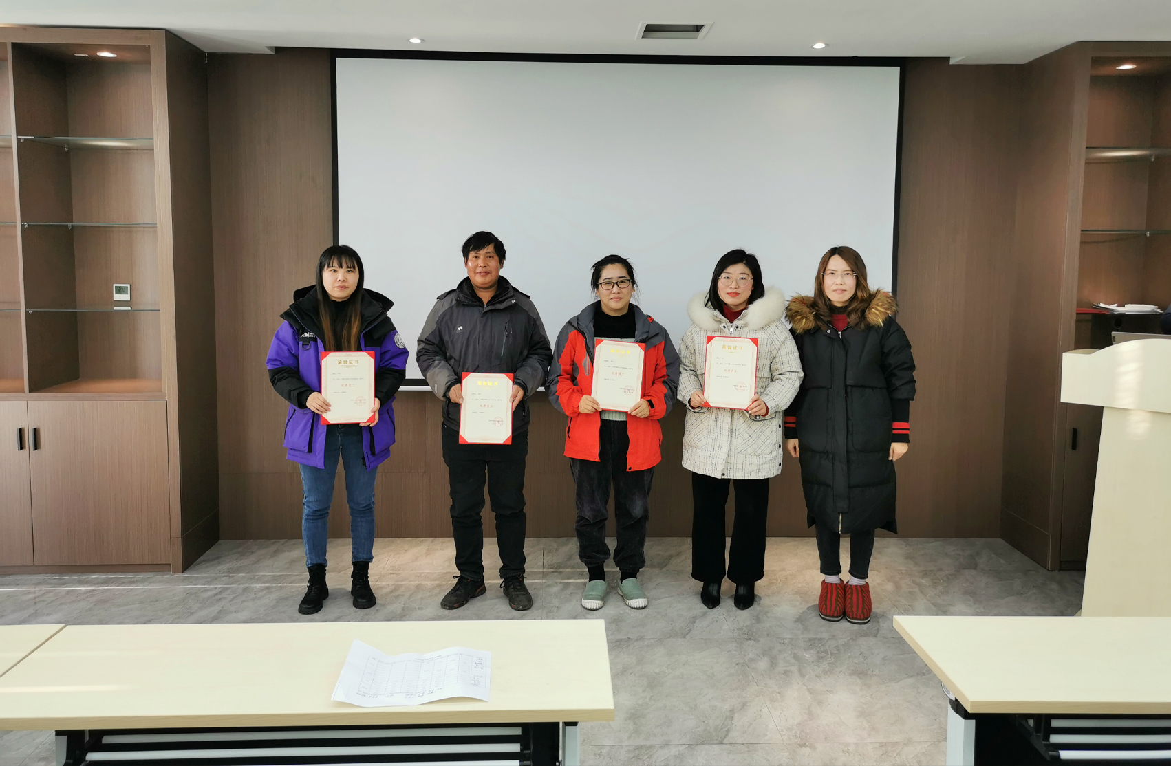 AG�콢�� (�й���½) ���޹�˾����