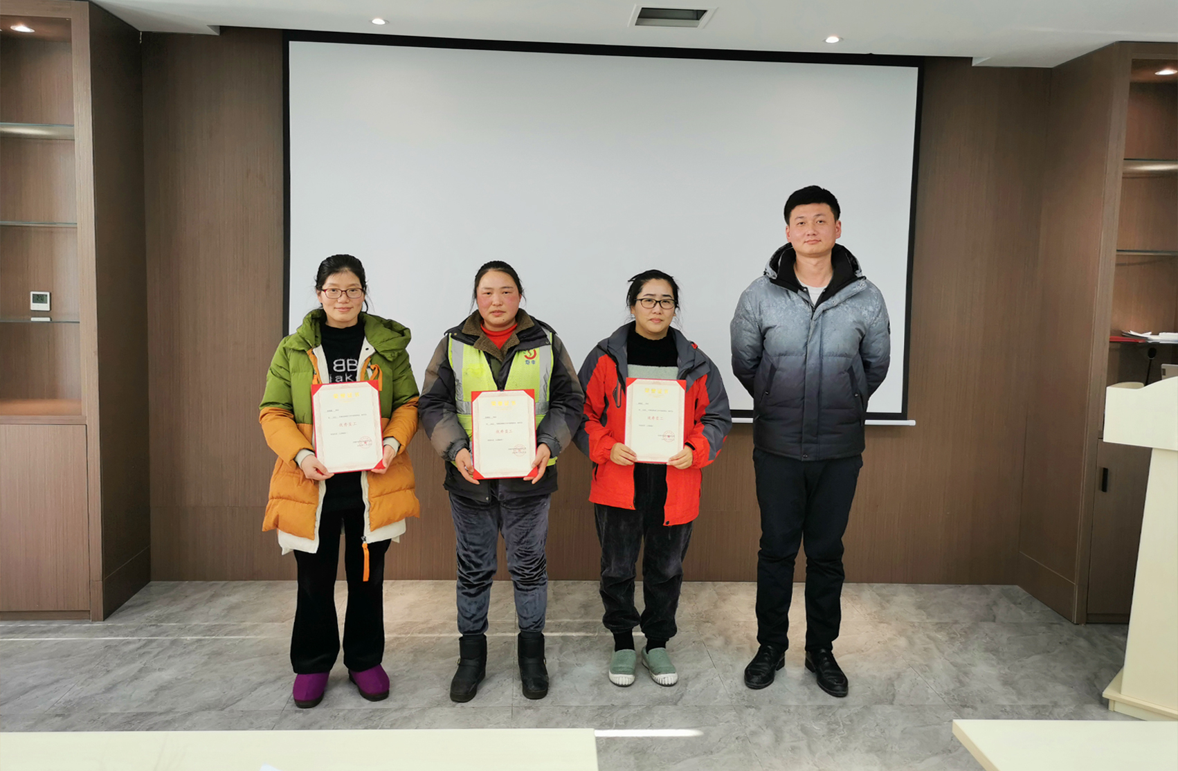 AG�콢�� (�й���½) ���޹�˾����