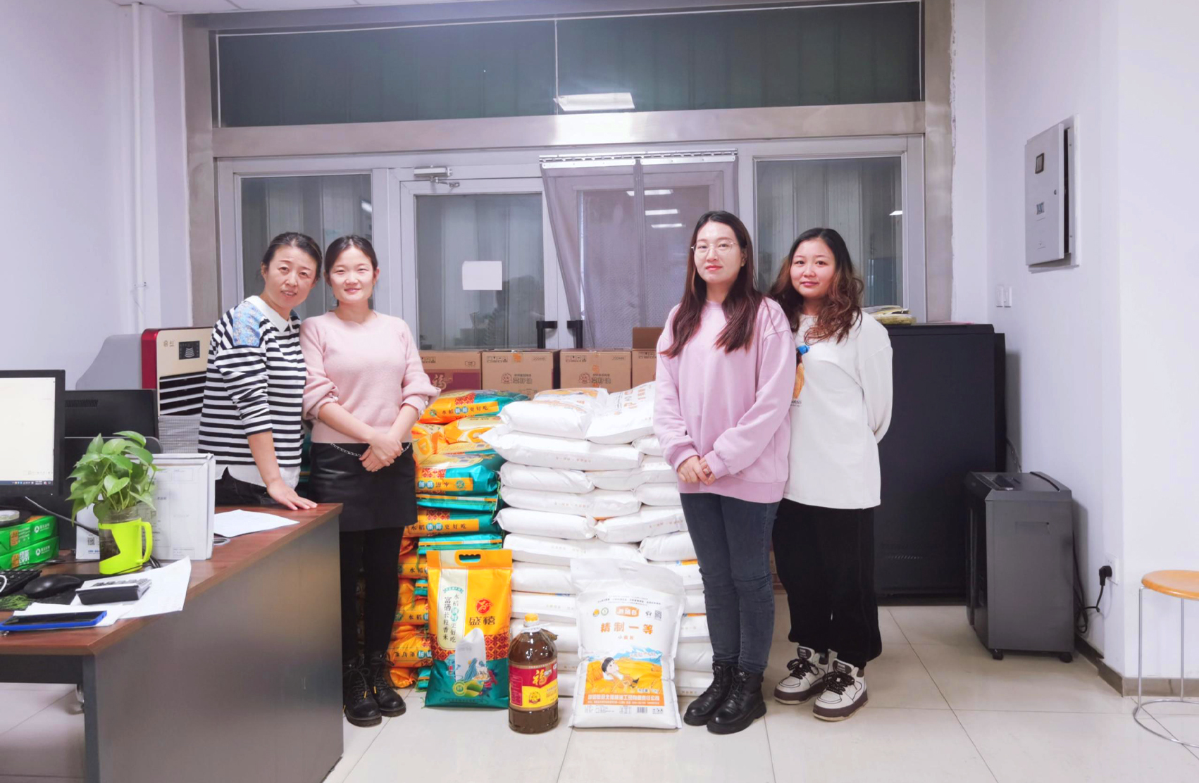 AG�콢�� (�й���½) ���޹�˾����