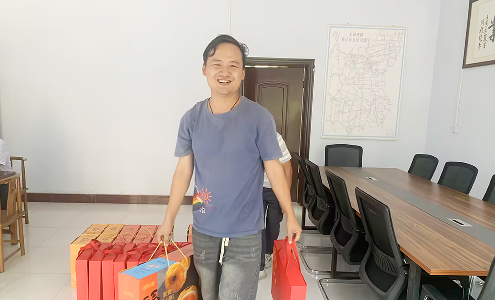 AG�콢�� (�й���½) ���޹�˾����