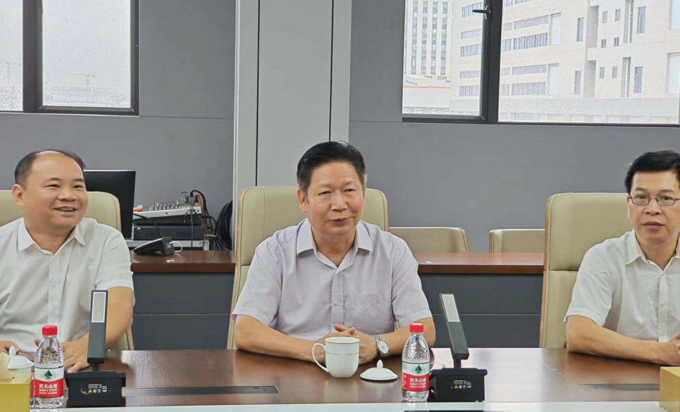 AG�콢�� (�й���½) ���޹�˾����