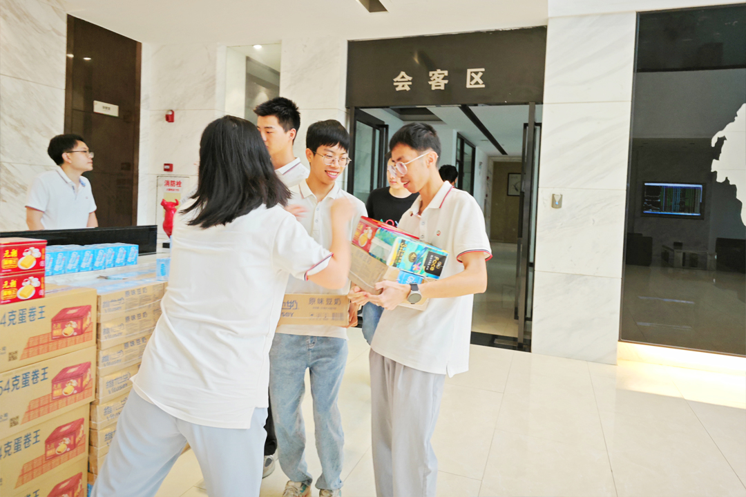 AG�콢�� (�й���½) ���޹�˾����