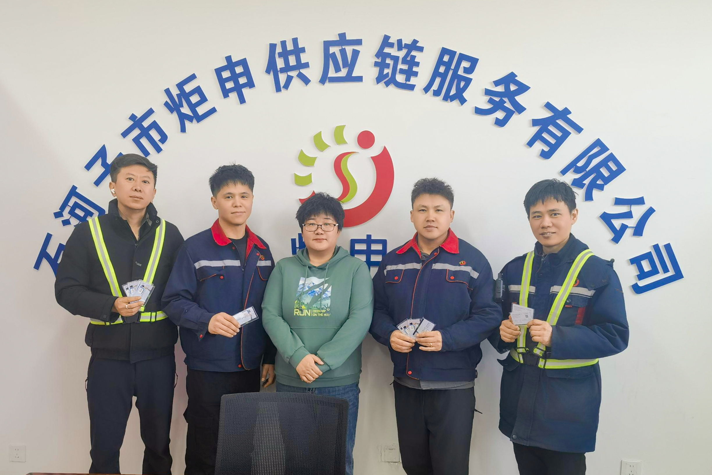 AG�콢�� (�й���½) ���޹�˾����